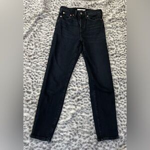 Women’s Dark Wash Levi Wedgie Jeans W24